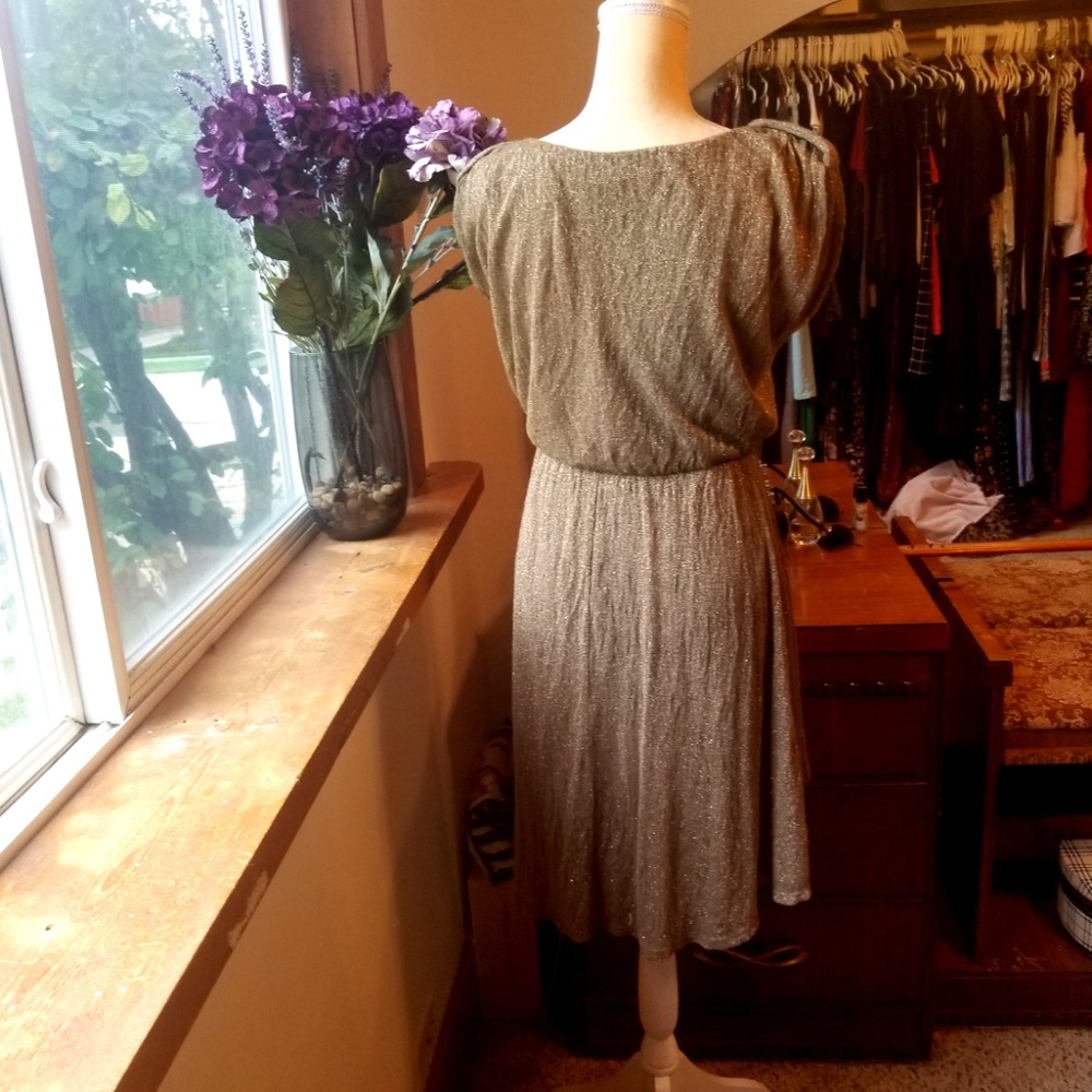 Beautiful Gold Dress - Picture 3 of 7